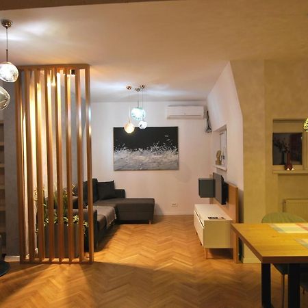 New Apartment In Berindey Villa - Historical Center, Universitate Bukarest Kültér fotó