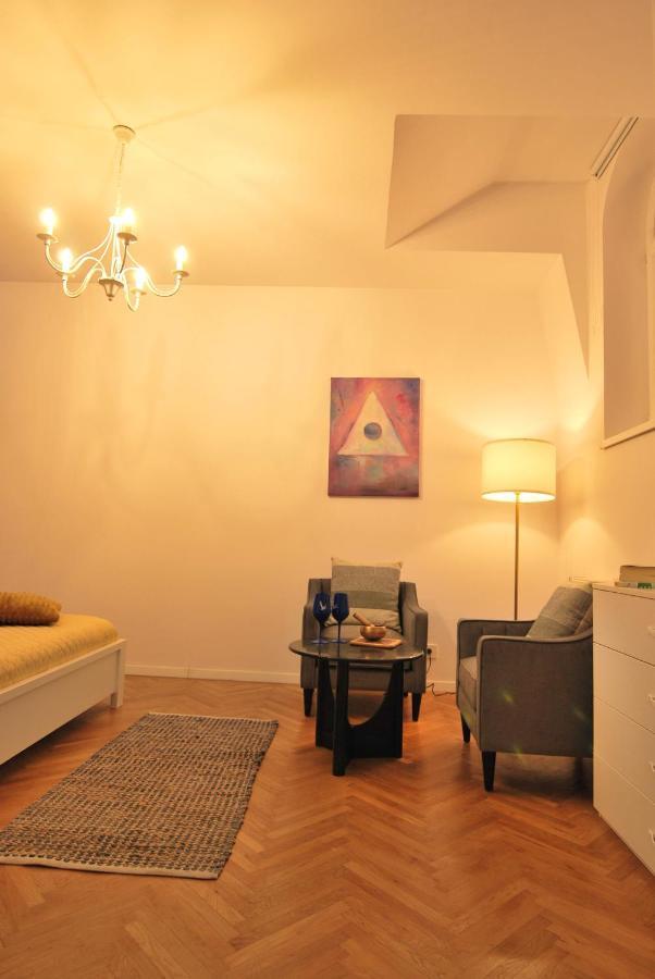 New Apartment In Berindey Villa - Historical Center, Universitate Bukarest Kültér fotó